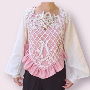 Bluza roz cu dantela crosetata si volane decorative S