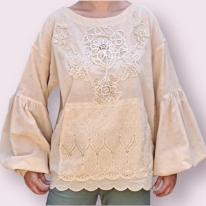 Bluza crem cu broderie florala si maneci bufante marime S/M