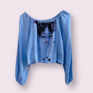 Bluza Pictata manual Femeia cu Flori in Par marime M/L