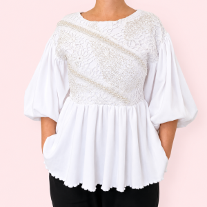 Bluza eleganta cu broderii si aplicatii cu perle marime S