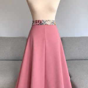 Fusta midi roz pudrat cu betelie florala S/M